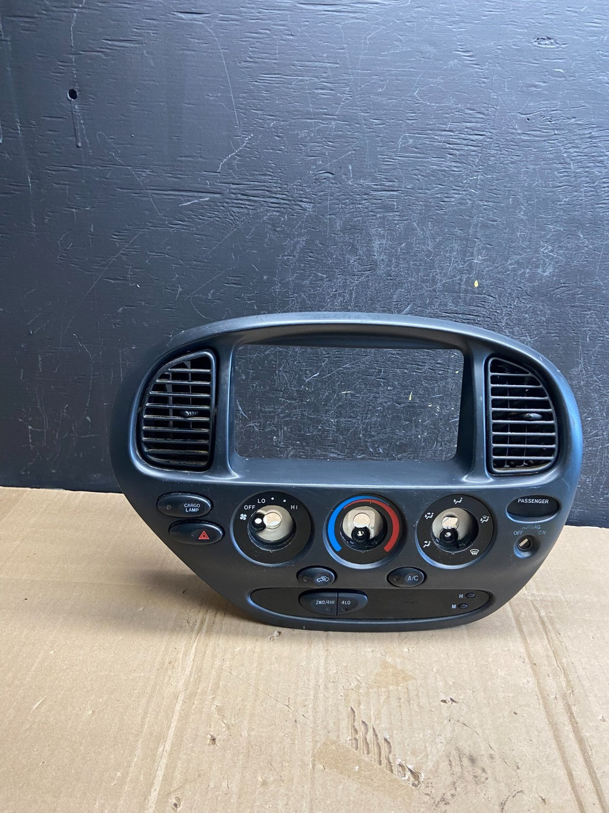 2003 2004 Toyota Tundra Climate Control Panel Radio Bezel AD7234 DG0