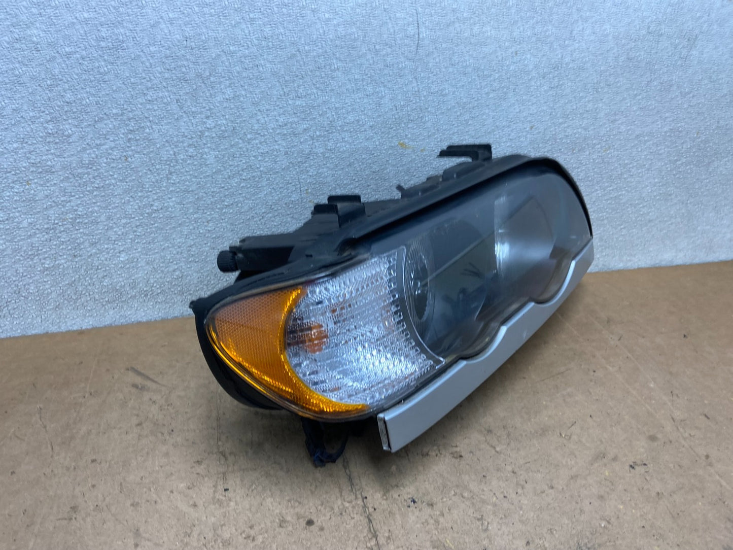 2000-2003 Bmw X5 E53 Headlight Right Passenger Rh Side Xenon HID OEM X9058 DW2