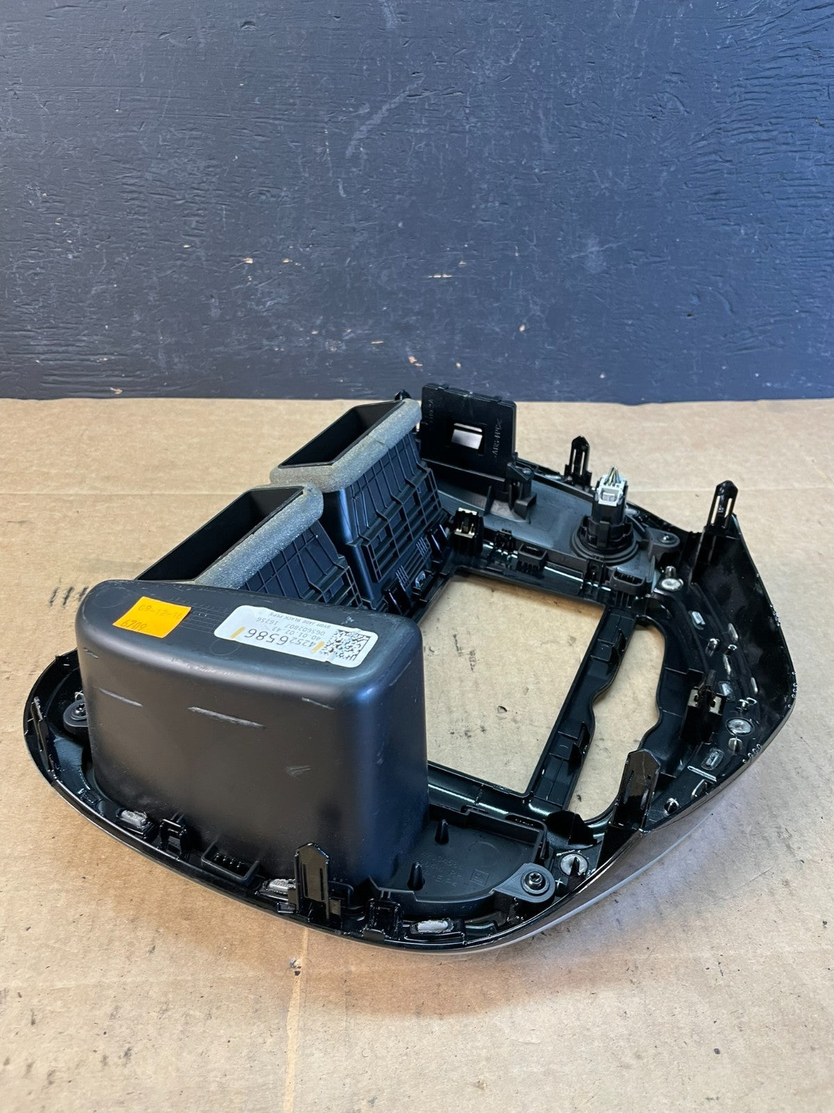 2017- to 2020 Chevrolet Sonic Center Dash Radio Air Vent Trim Bezel ac5190 DG7