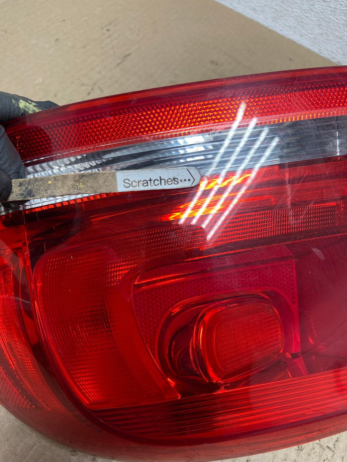 2011-2014 Volkswagen Touareg Right Passenger Side Rh Tail Light AF2957 LK3