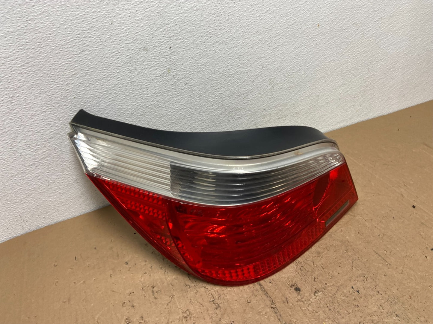 2004 - 2007 BMW 5 Series E60 Left Driver LH Side Tail Light AC7352 DW2