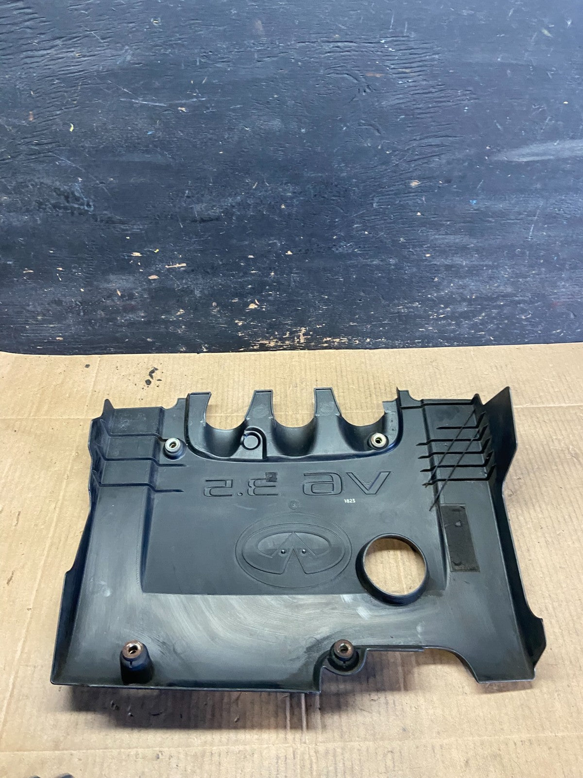 2002 to 2004 Infiniti i35 3.5L V6 Engine Motor Cover OEM R7374 DG5