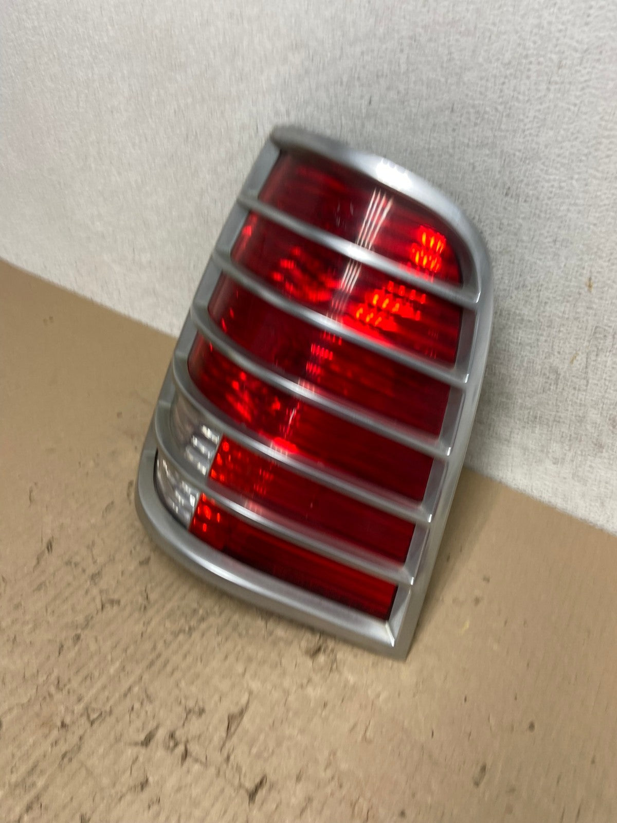 2002 2003 2004 2005 Mercury Mountaineer Right Passenger Tail Light AF2841 LK1