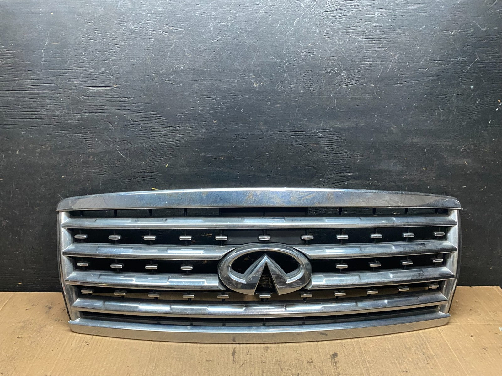 2008 to 2010 Infiniti QX56 Front Upper Chrome Grill Grille T4125 DG0