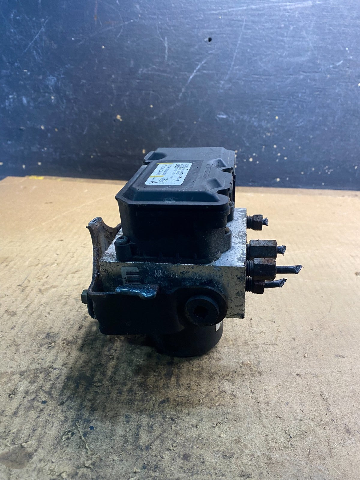 2009 2010 Ford E250 E350 Econoline Anti-Lock ABS Antilock Brake Pump Z2437 DG2