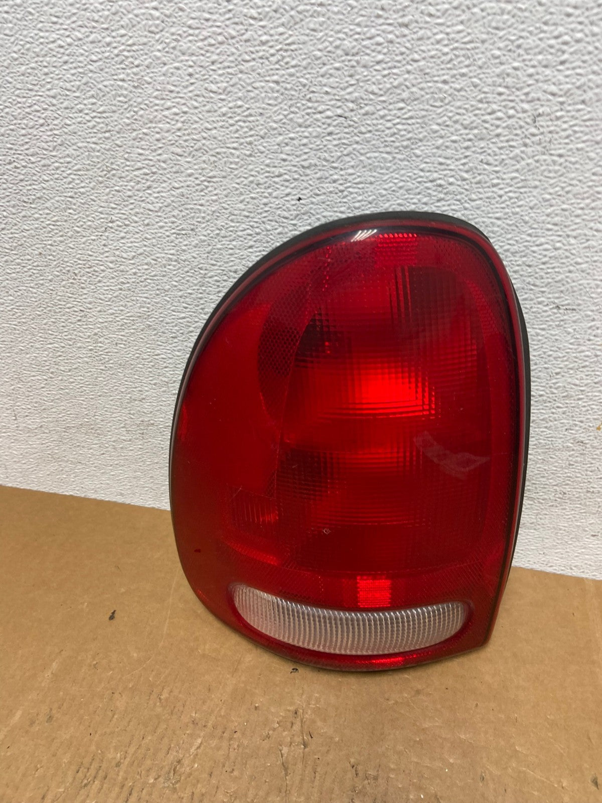 1998 to 2003 Dodge Durango Tail Light Left Driver LH Side AE0215 LK0