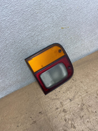 1996 to 1998 Mazda Mpv Left Driver LH Side Inner Tail Light Oem Y8290 DW2