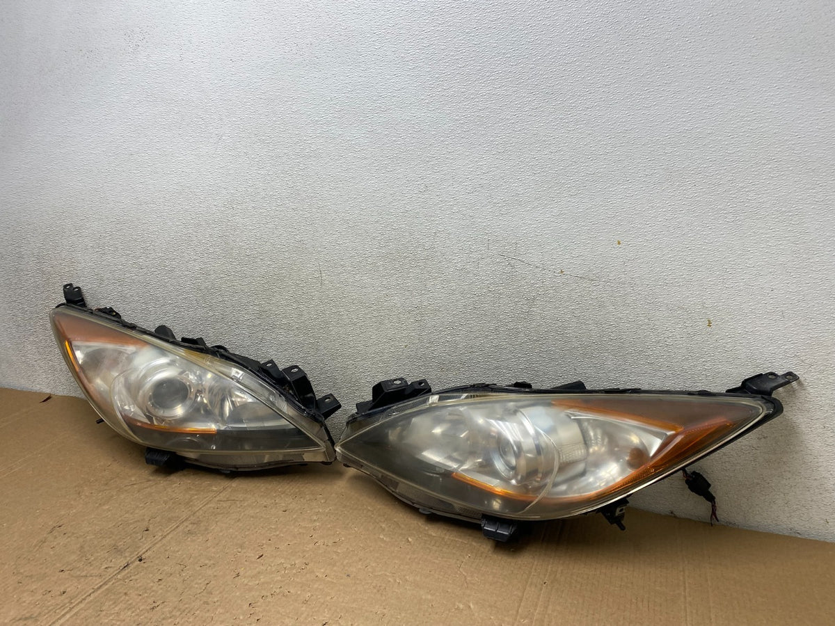 2010-2013 Mazda 3 Halogen Left+Right Side Headlights V3064 DW1