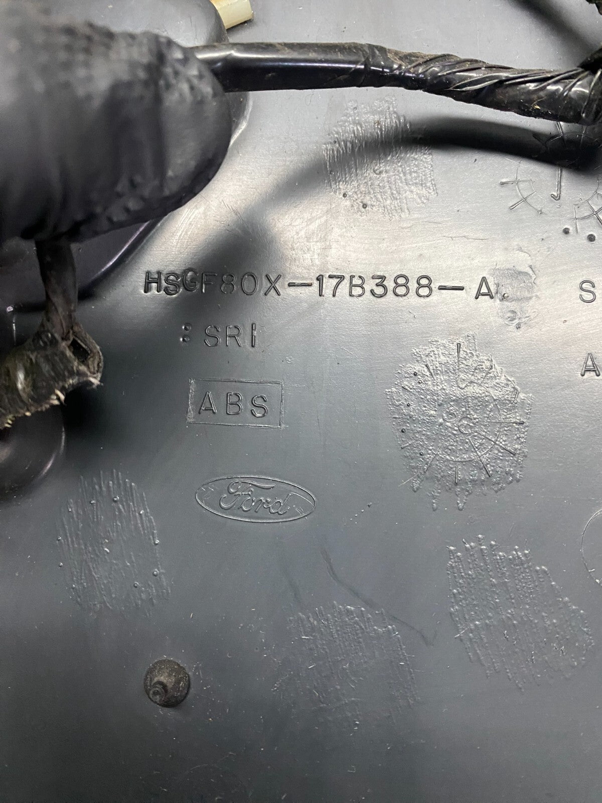 1999-2002 Lincoln Continental License Plate Panel Backup Lights Trim Oem E426510
