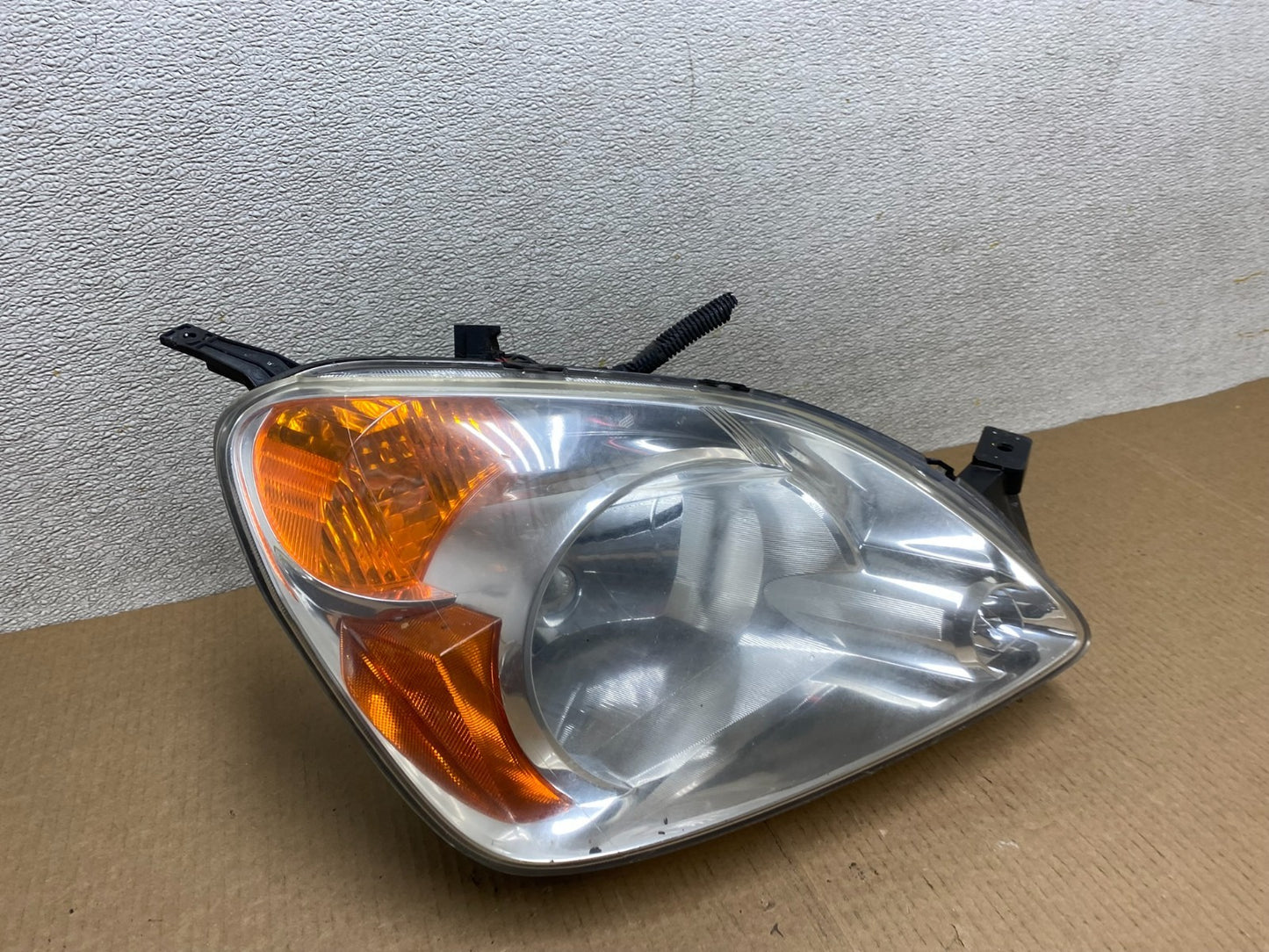 2002 to 2004 Honda CRV CR-V OEM Right Passenger RH Halogen Headlight W3800 DW2