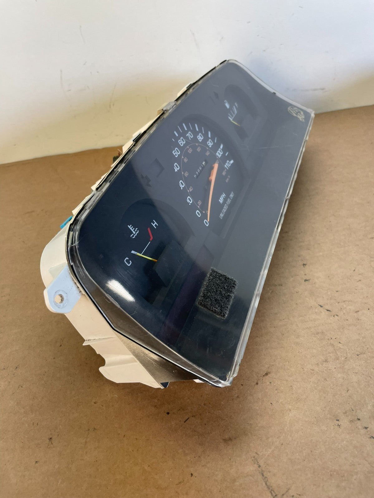 1992 to 1995 Toyota Pickup Speedometer Cluster Gauge AG0739 DG1
