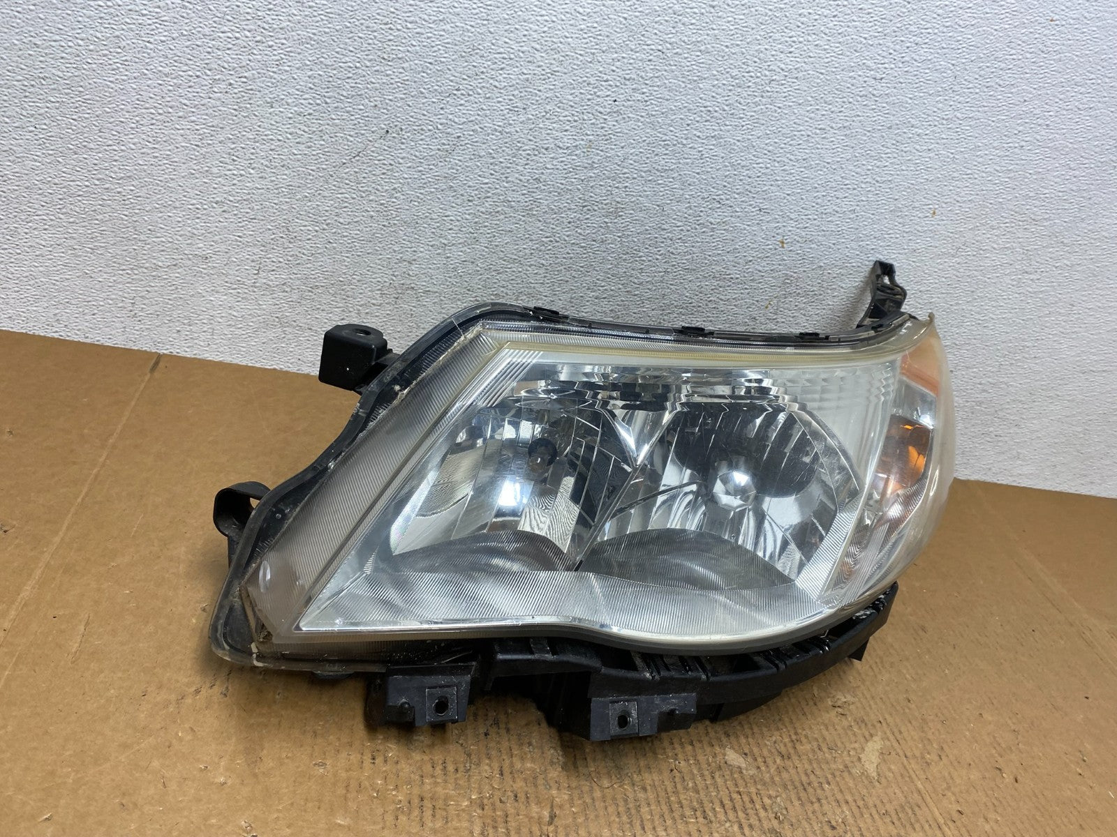 2009-2013 Subaru Forester Left Driver LH Halogen Headlight AE1621 DW2
