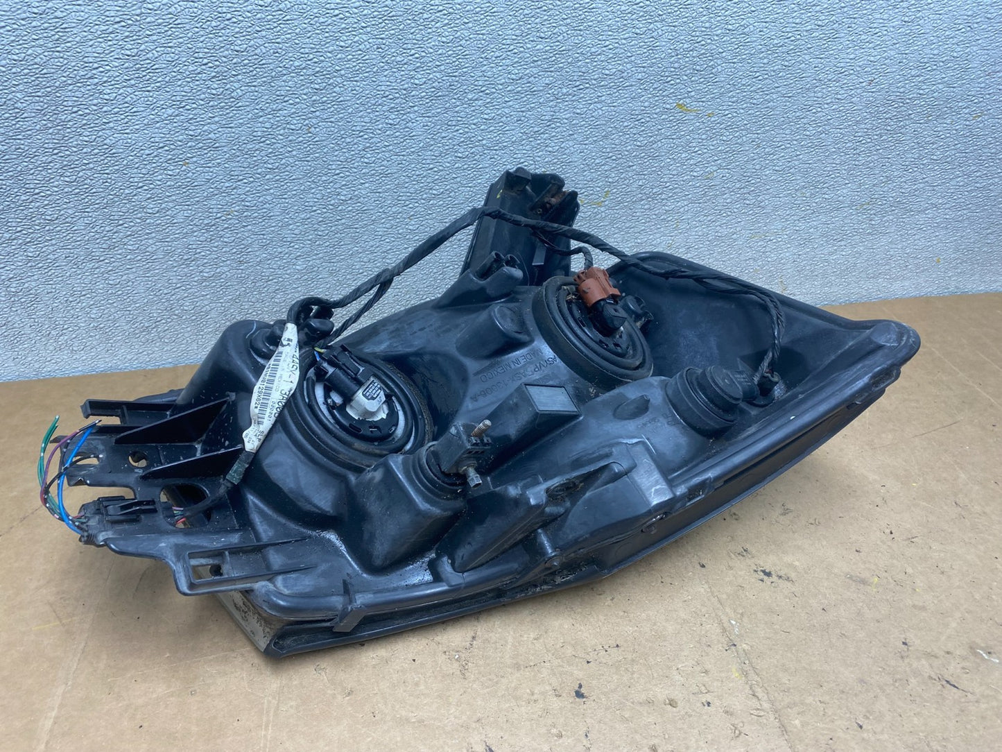 2004 to 2007 Nissan Armada Left Driver Lh Side Headlight Halogen X6702 DW11