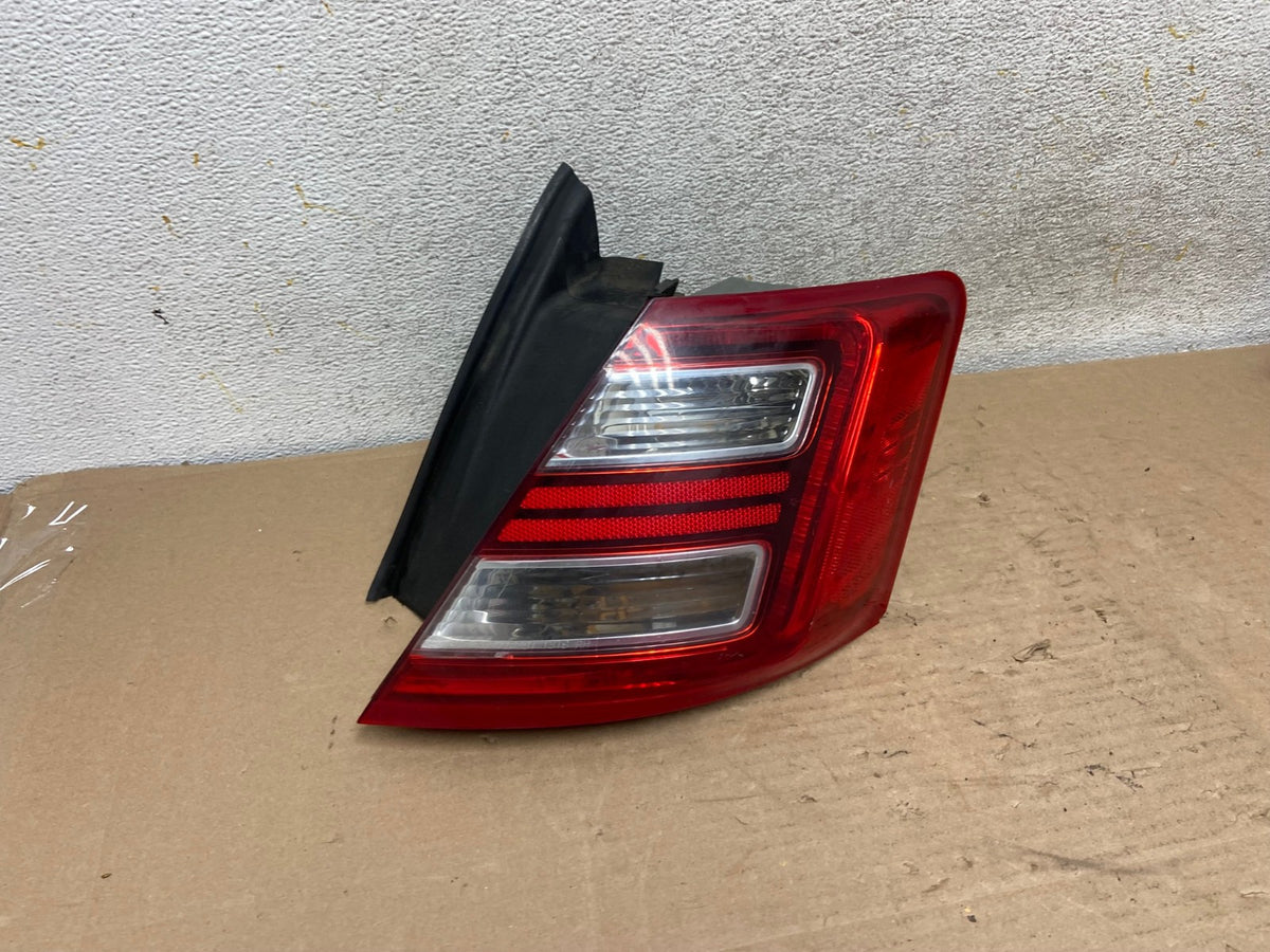 2013-2019 Ford Taurus LED Right Passenger RH Side Tail Light AH9508 LK2