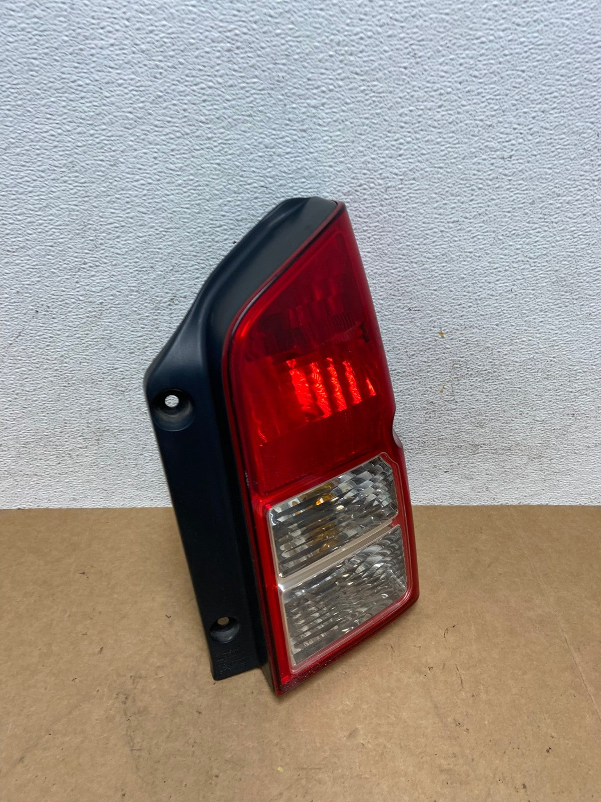 2005 to 2012 Nissan Pathfinder Right Passenger RH Side Tail Light AE3128 LK2