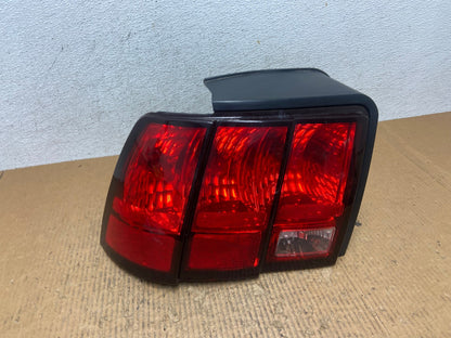 1999 - 2004 Ford Mustang Left Driver Lh Side Tail Light AE2861 LK0