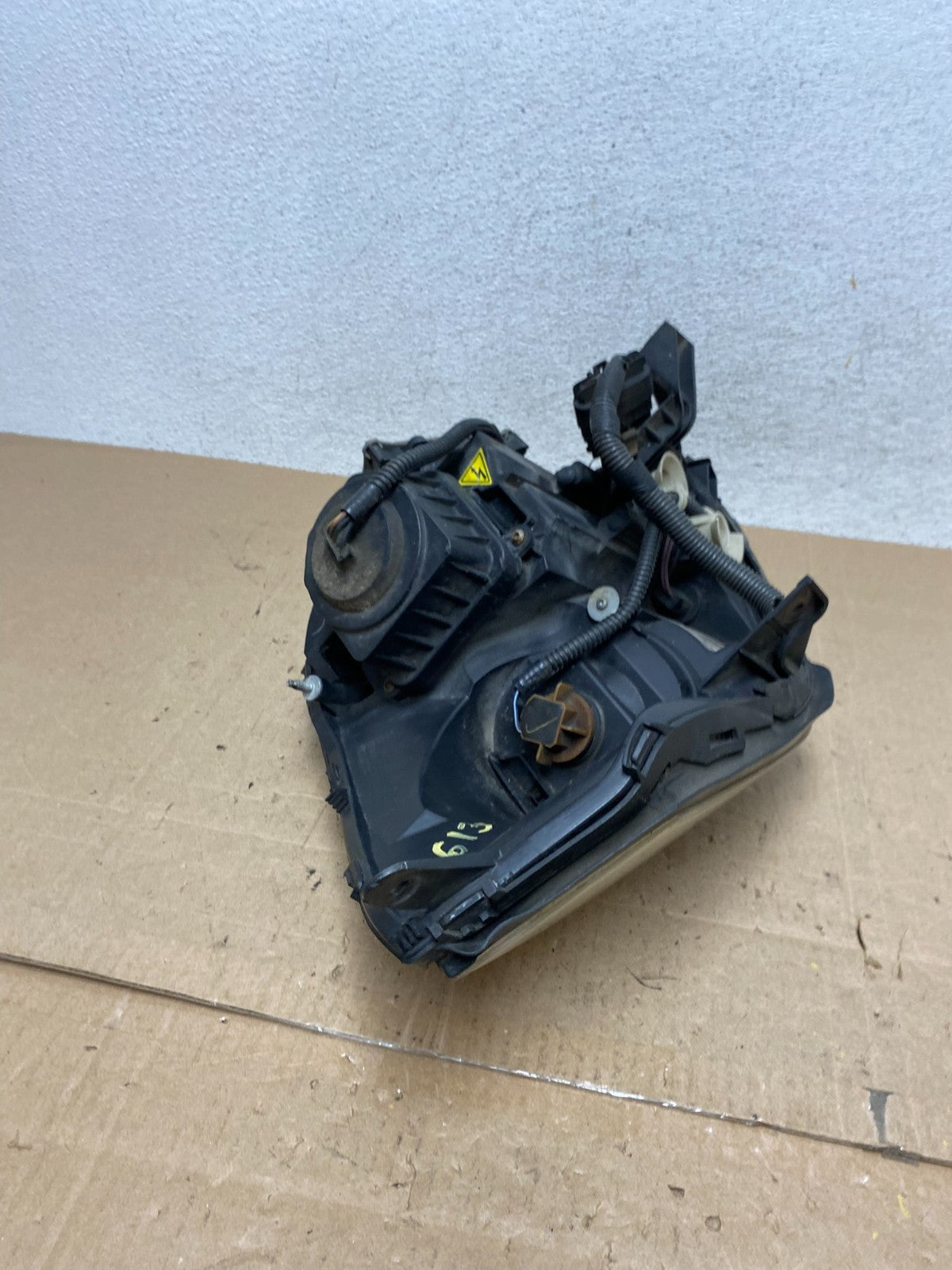2006 to 2011 Cadillac DTS Right Passenger RH Side Xenon Hid Headlight AE61377