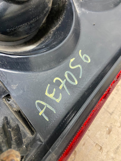 2005 2006 Mazda Tribute Left Driver LH Tail Light AE7056 DW8