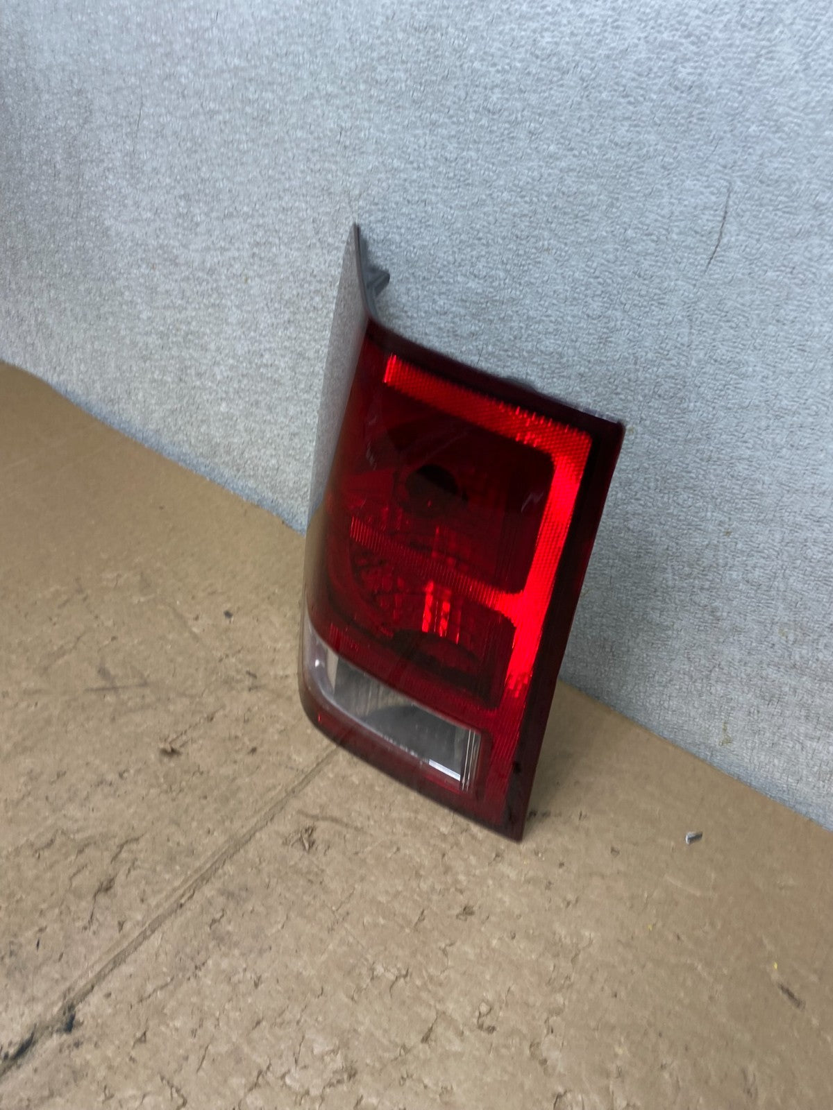 2007 2008 2009 2010 Jeep Grand Cherokee Left Driver Lh Tail Light Oem V3530 DW1