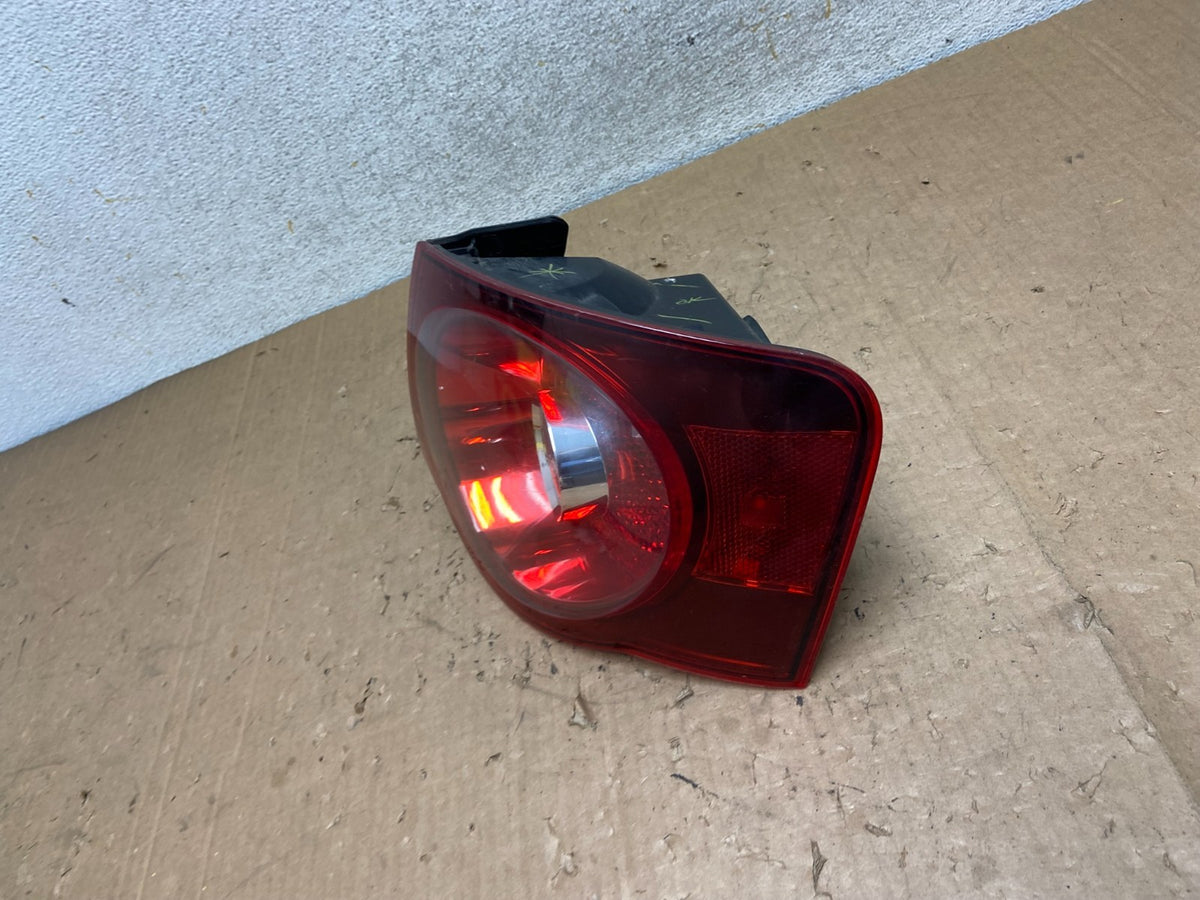 2008 2009 2010 Volkswagen Jetta Right Passenger RH Side Tail Light AI9395 LK1