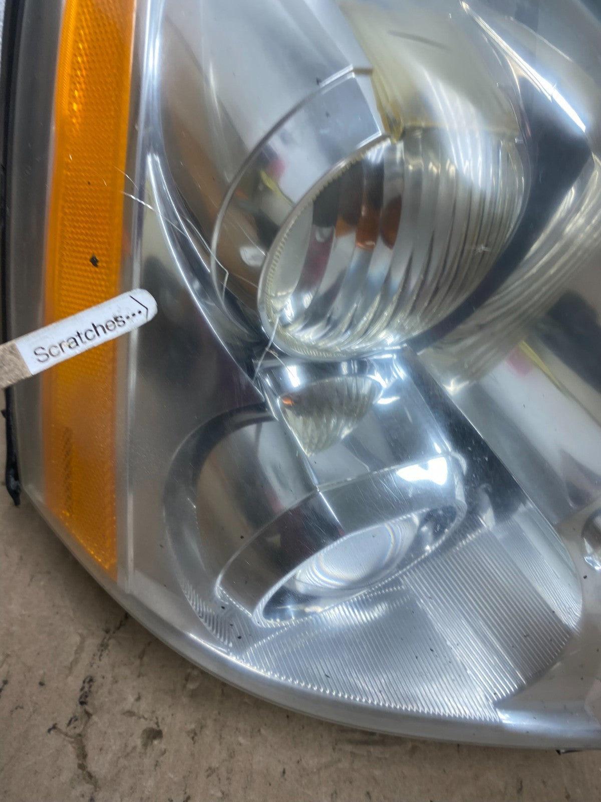 2006 to 2011 Cadillac DTS Right Passenger RH Side Xenon Hid Headlight AE61373