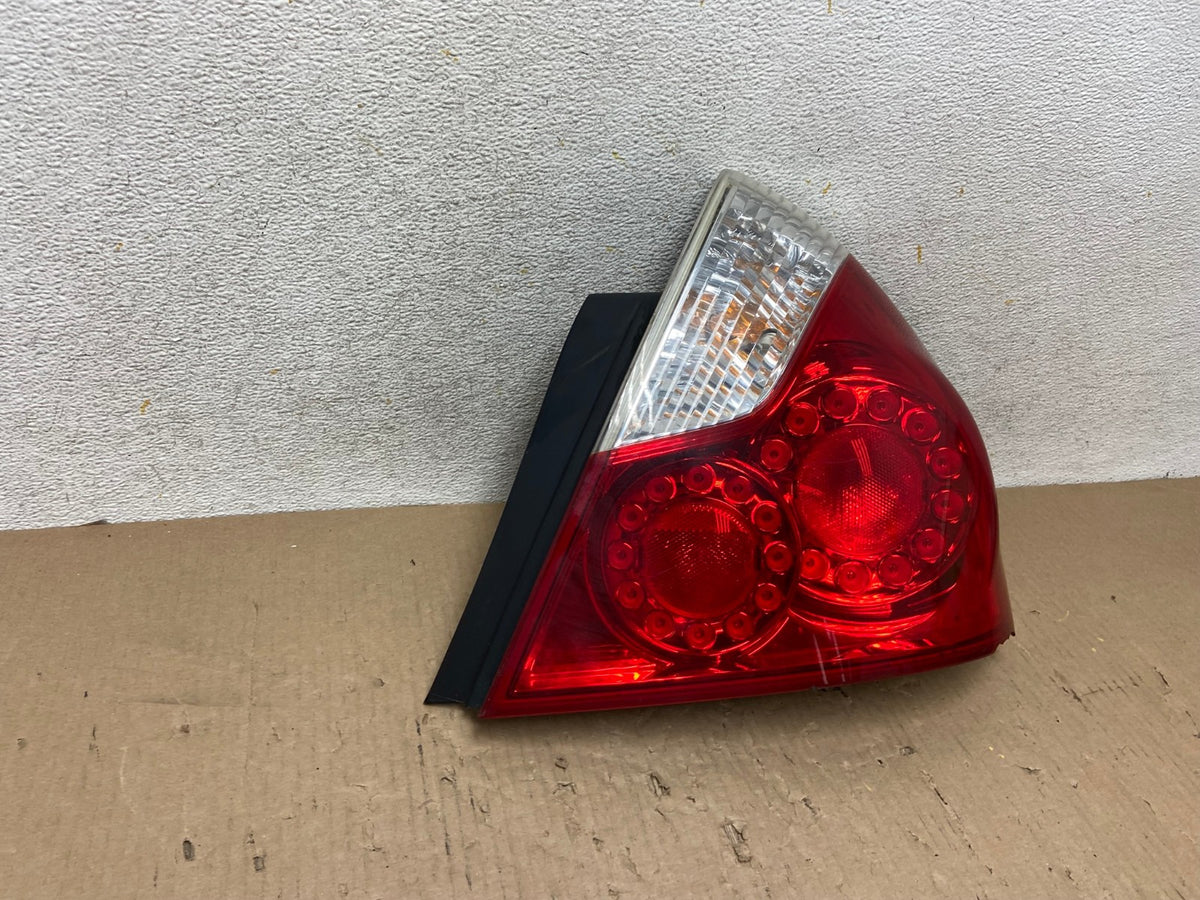 2006 2007 Infiniti M35 M35X M45 Right Passenger Side Tail Light AH5932 LK1