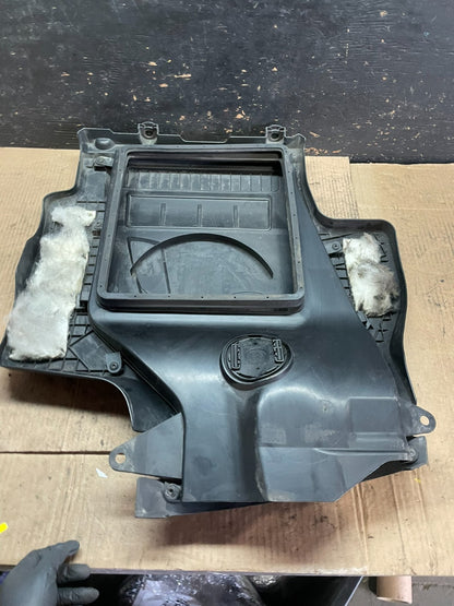 2010 2011 2012 Mazda CX7 CX-7 2.3L Engine Shield Top Cover T2590 DG5
