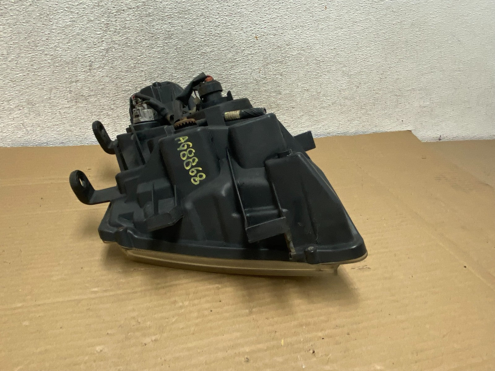 2005-2007 Nissan Pathfinder Halogen Headlight Right Passenger Rh AG8868 DW5