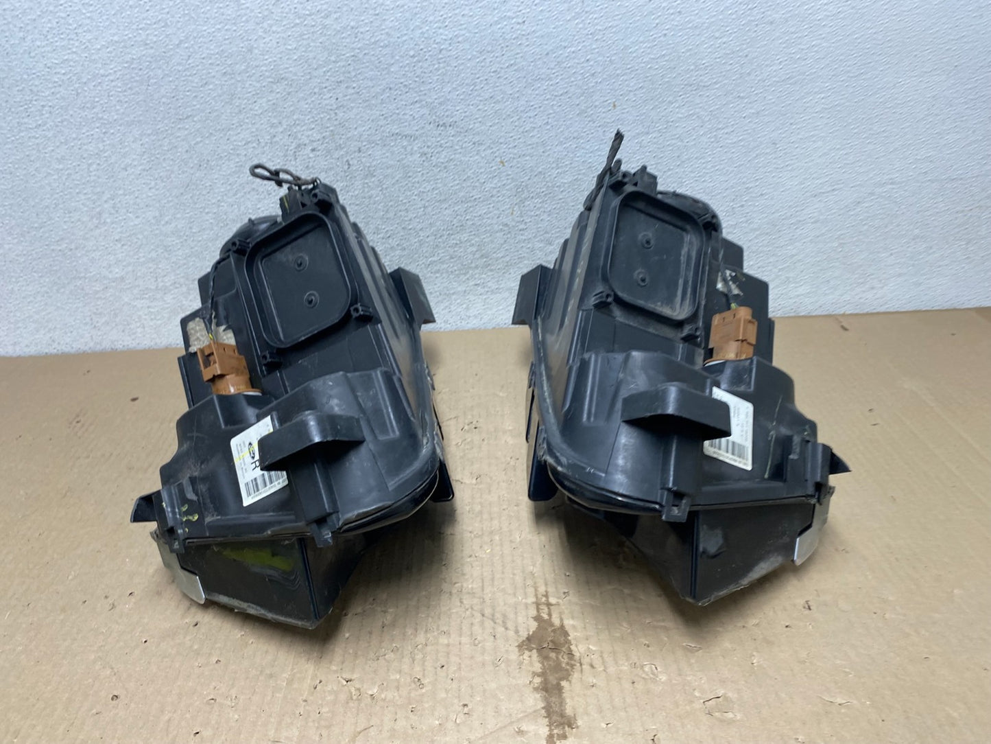 2011 to 2014 Ford Edge Front Left+Right Headlights Halogen AE9687 DW16