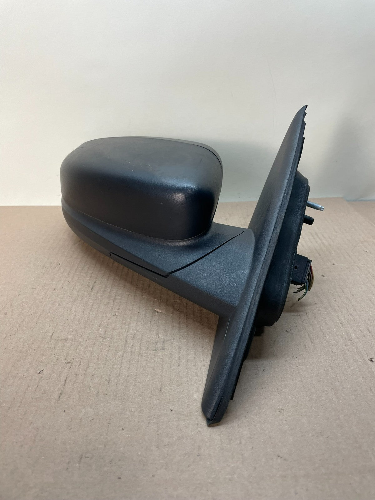 2010 to 2018 Ford Taurus Right Passenger View Door Mirror AI8742 DG1