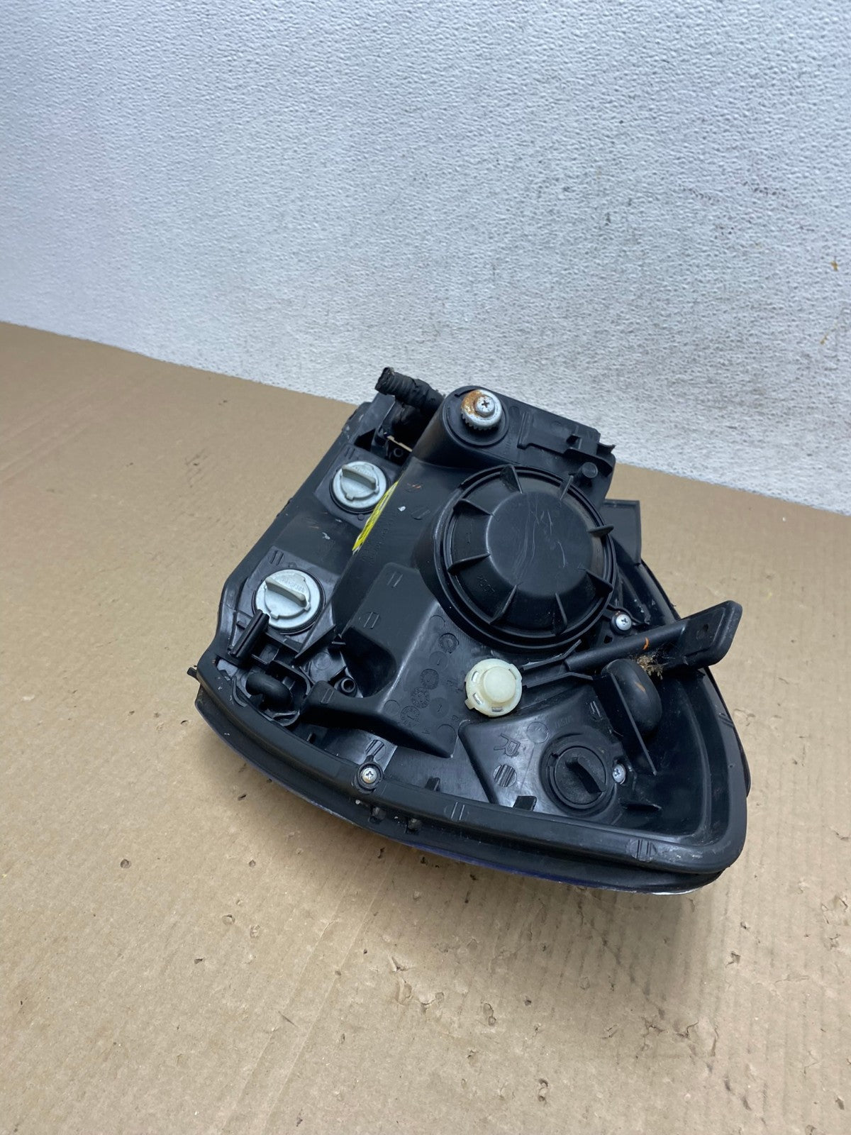 2005 to 2006 Kia Sportage Right Passenger RH Halogen Headlight DEPO AE9629 LK5