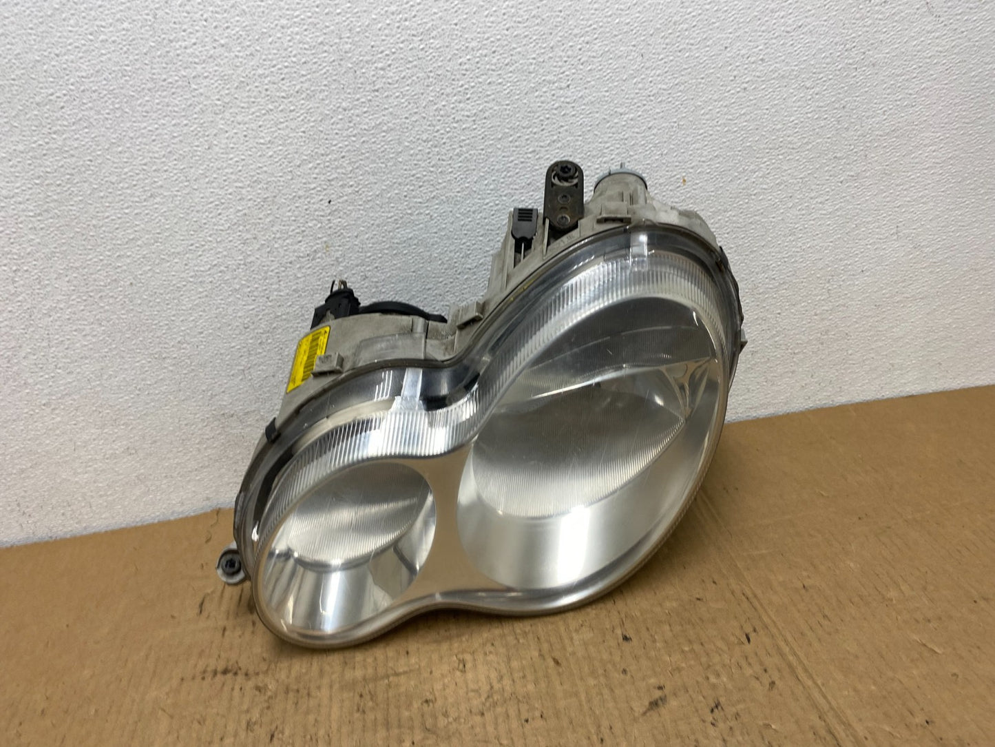 2005 to 2007 Mercedes-Benz C-Class Left Driver LH Side Headlight AC7784 DW0