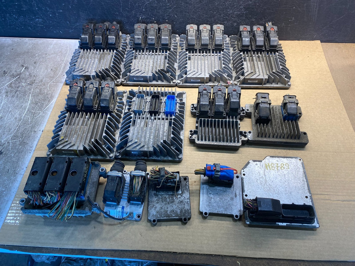 Mix of 10 Chevrolet ECM Engine Computer Module AF40811