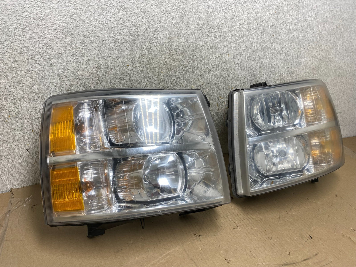 2007 to 2014 Chevrolet Silverado Left+Right Side Headlights AH6742 DW1
