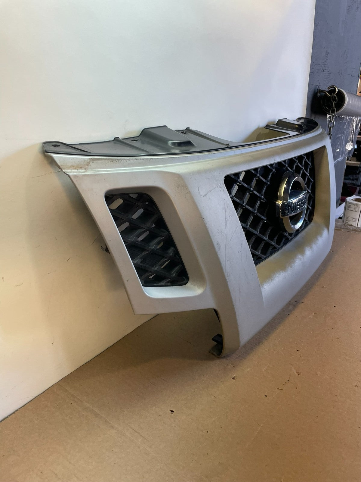 2013 to 2019 Nissan NV200 Front Upper Grill Grille ah0335 DG2