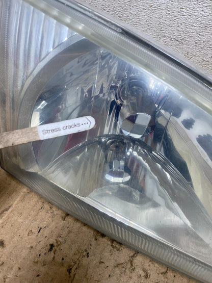 2001  to 2003 Toyota Sienna Right Passenger Side Headlight OEM Q7867 DW9