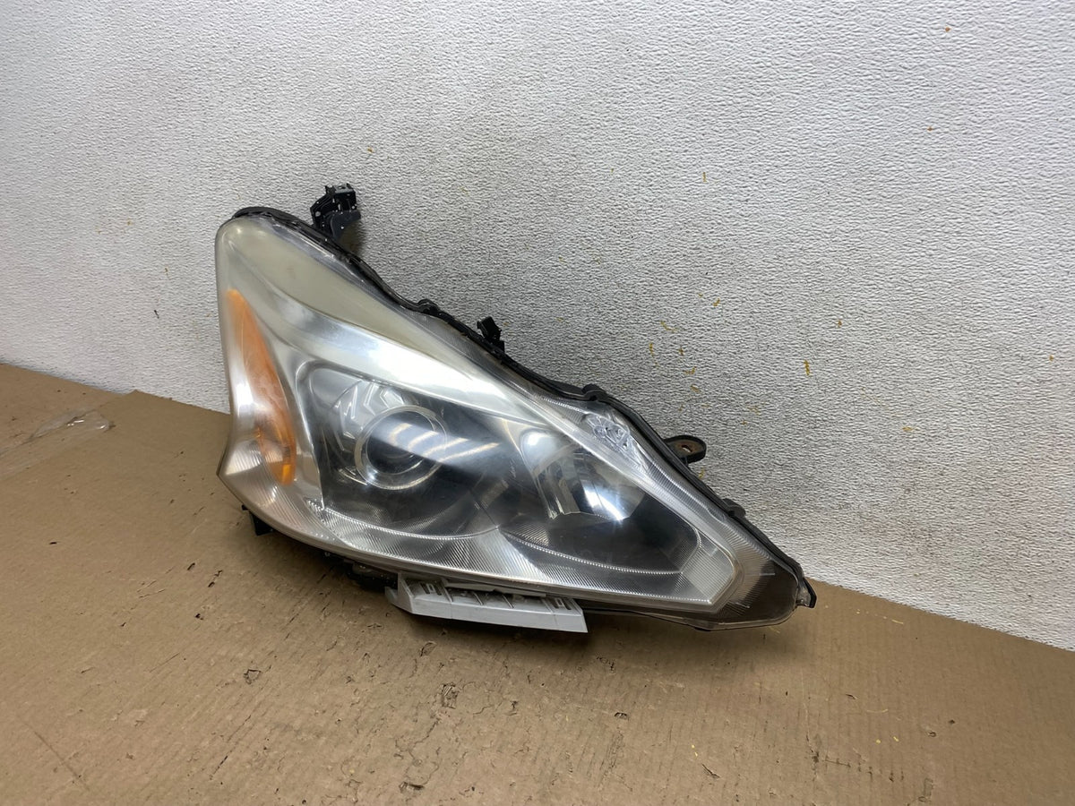 2013 2014 2015 Nissan Altima Right Passenger RH Halogen Headlight DEPO AH5995 DW2