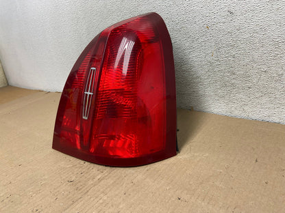 1998 to 2002 Lincoln Town Car Right Passenger RH Tail Light AG7958 LK2
