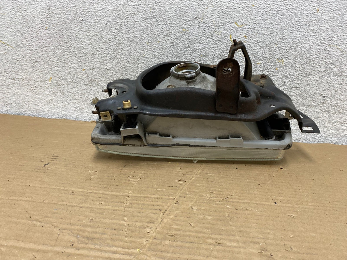 1988 to 1992 Toyota Corolla Wagon Right Passenger Side Headlight AH2307 PS3