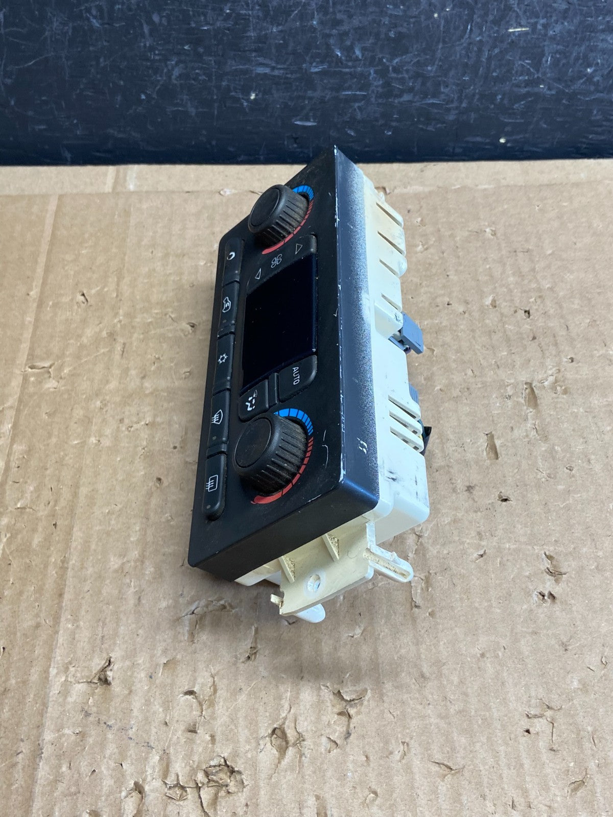 2003 to 2006 Chevrolet Silverado HVAC Heater Climate Control Module AD2336 DG2
