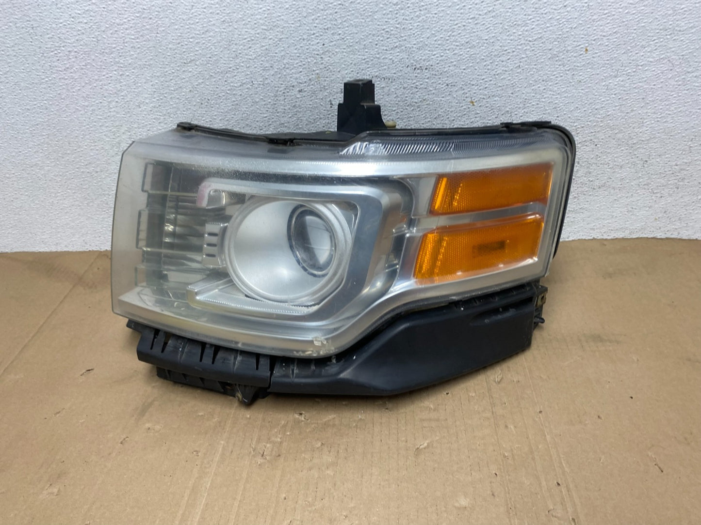 2009 to 2012 Ford Flex Left Driver LH Side Xenon Headlight AE9111 DW0