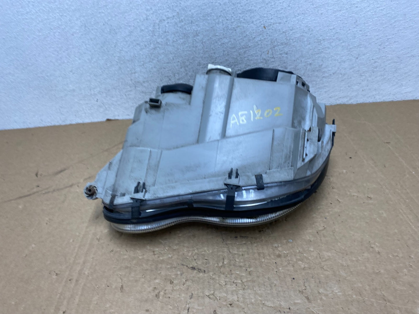 2005 to 2007 Mercedes-Benz C-Class Right Passenger Side Headlight AG1202 DW7