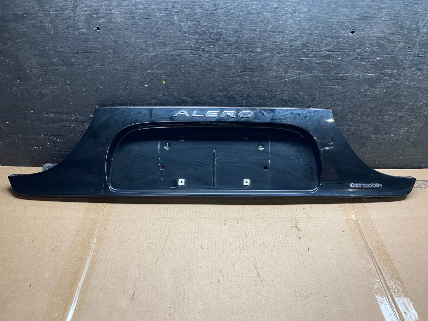 1999 to 2004 Oldsmobile Alero Trunk Lid License Plate Panel Oem C4110 DG10