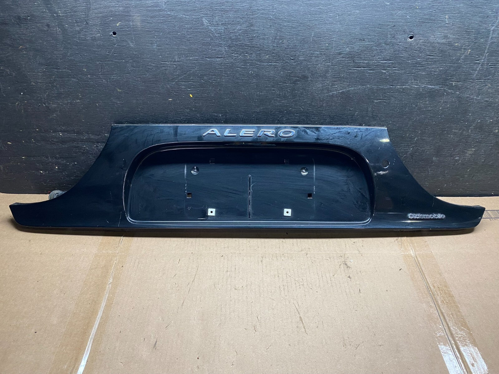 1999 to 2004 Oldsmobile Alero Trunk Lid License Plate Panel Oem C4110 DG10