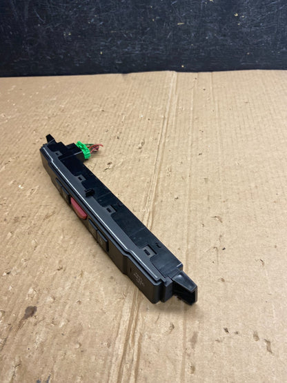2006-2009 Land Range Rover Sport Center Console Hazard Door Lock Switch AE39712