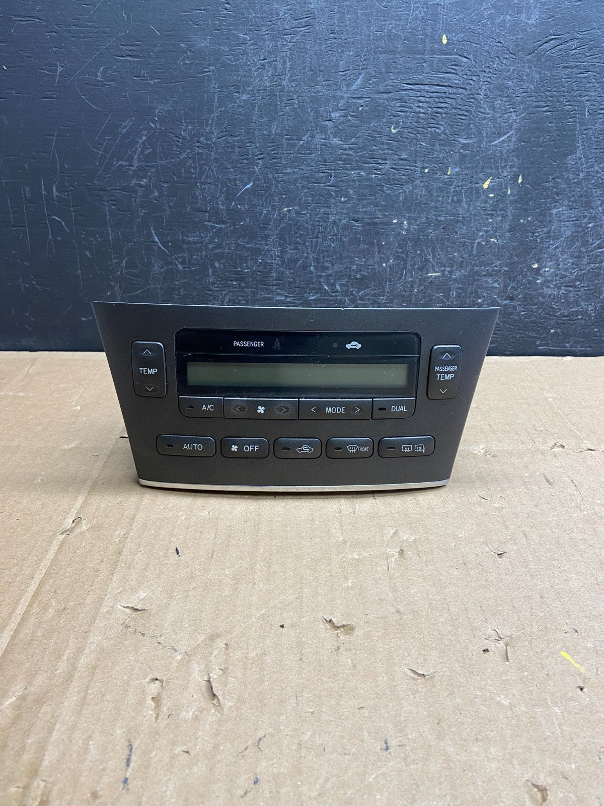 2002 - 2003 Lexus ES300 Center Dash A/C AC Heater Climate Control Unit AD2161 DG0
