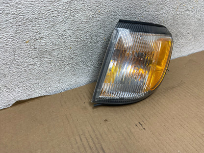 2001-2002 Subaru Forester Left Driver LH Side Corner Turn Signal AH3040 DG1