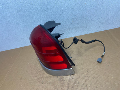 1998-2003 Ford Crown Victoria Right Passenger Rh Side Tail Light AE0441 LK1