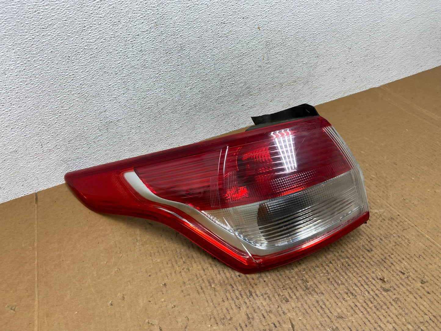2013 to 2016 Ford Escape Left Driver LH Side Tail Light AE1352 LK2