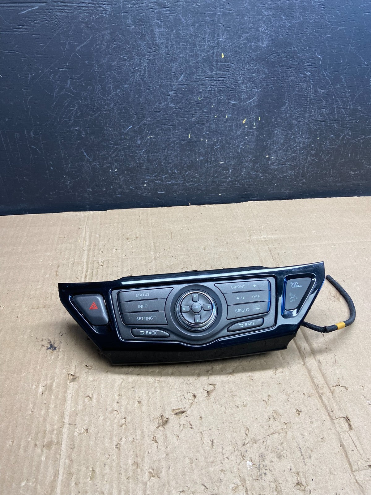 2013 to 2015 Nissan Pathfinder Information Display Control AE1946 DG0
